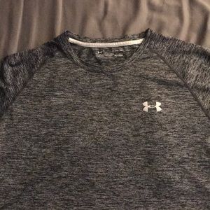 Under Armor Shorts Sleeve Shirt